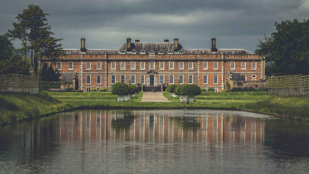Hampton Court Palace​